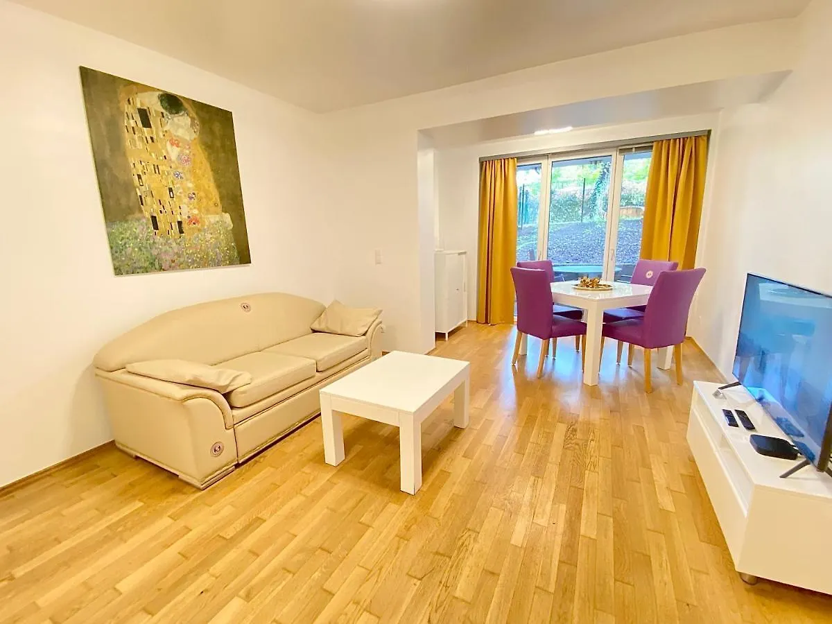 Pelikan Apartments Vienna 0*,  Austria